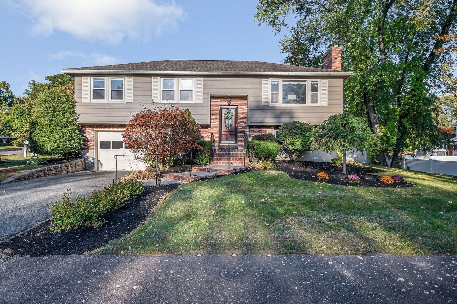 3 Jennifer Dr, Saugus, MA 01906
