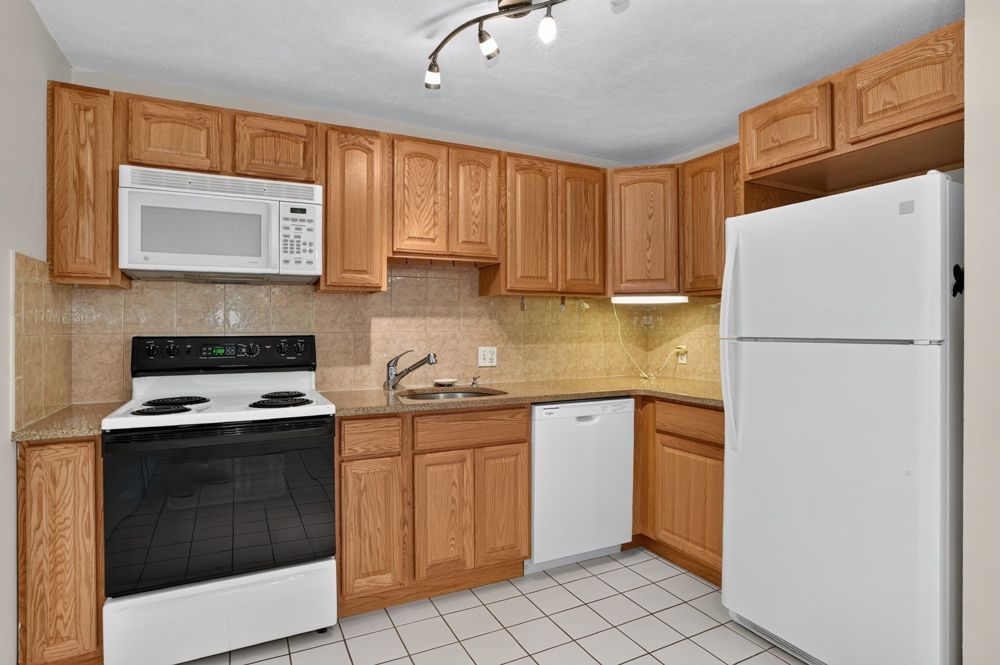 9 Davis Rd Unit C8, Acton, MA 01720