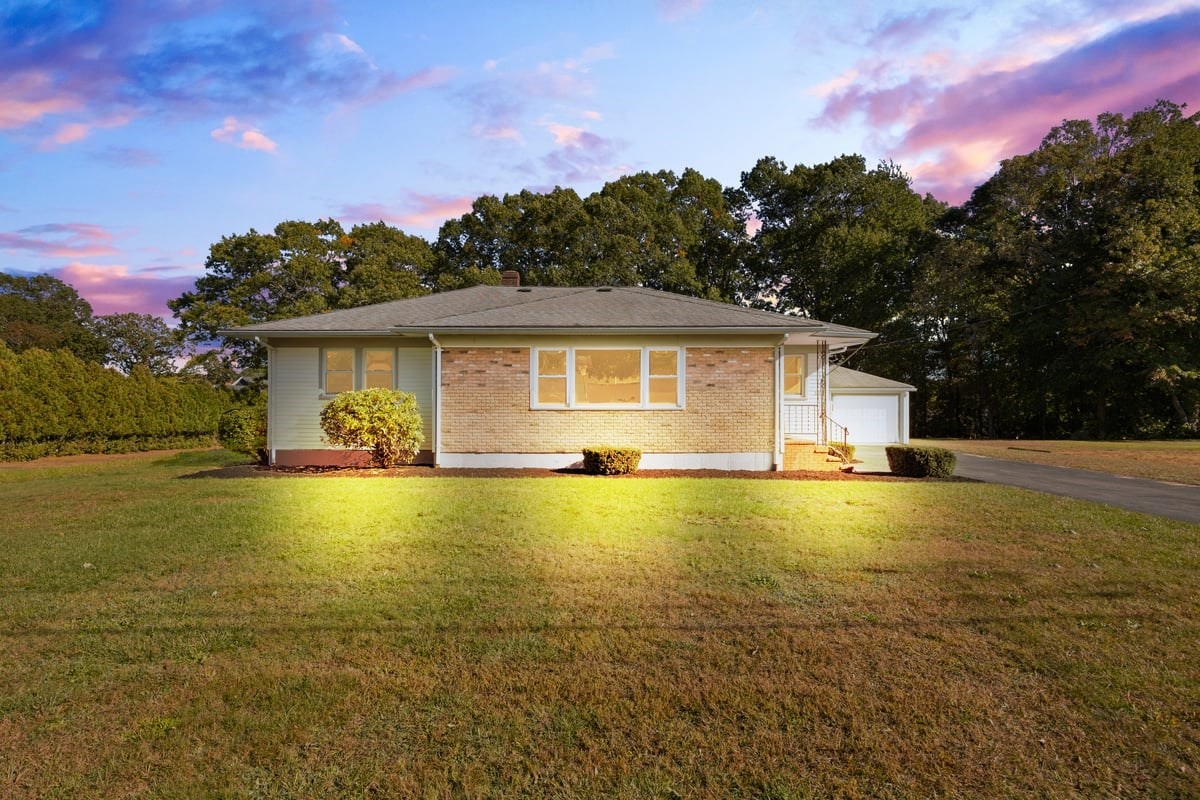 60 Sunhill Road, Taunton, MA 02780