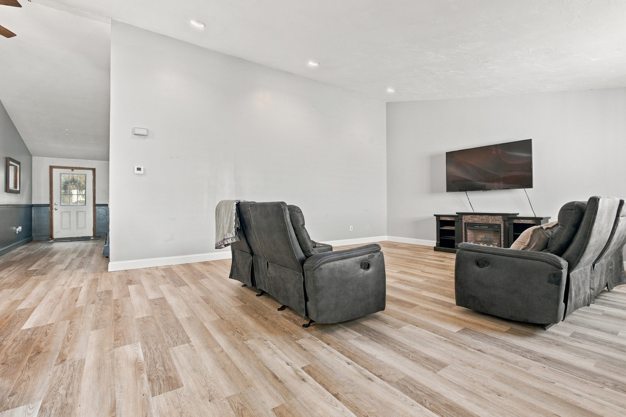 48 Lovering St Unit 8, Medway, MA 02053