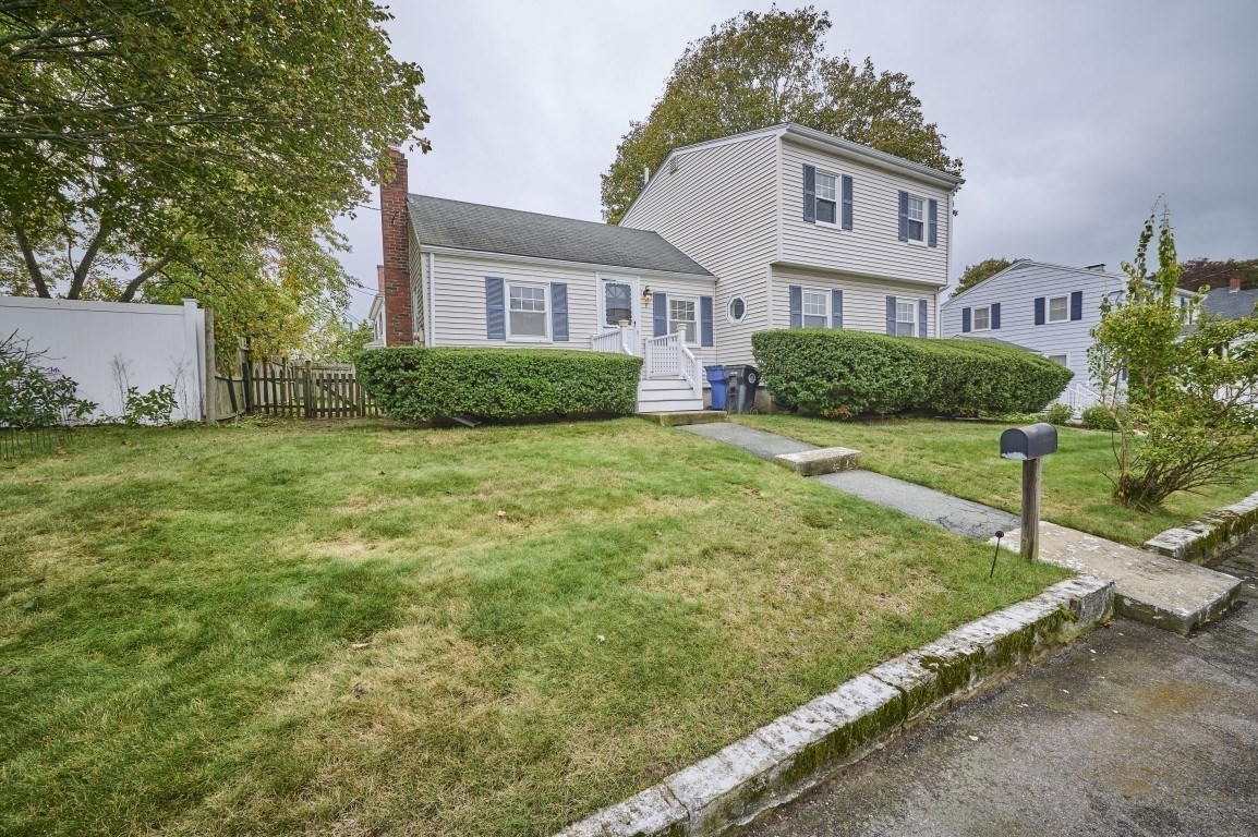 7 Lovett St, Salem, MA 01970