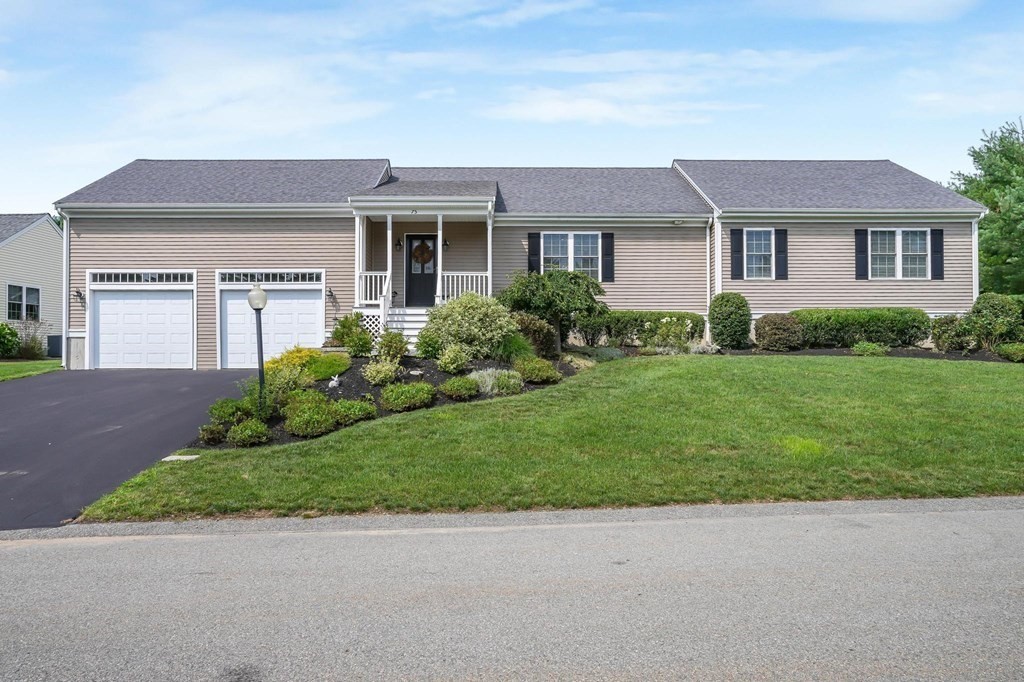 75 Bear Paw Trl Unit 75, Taunton, MA 02718
