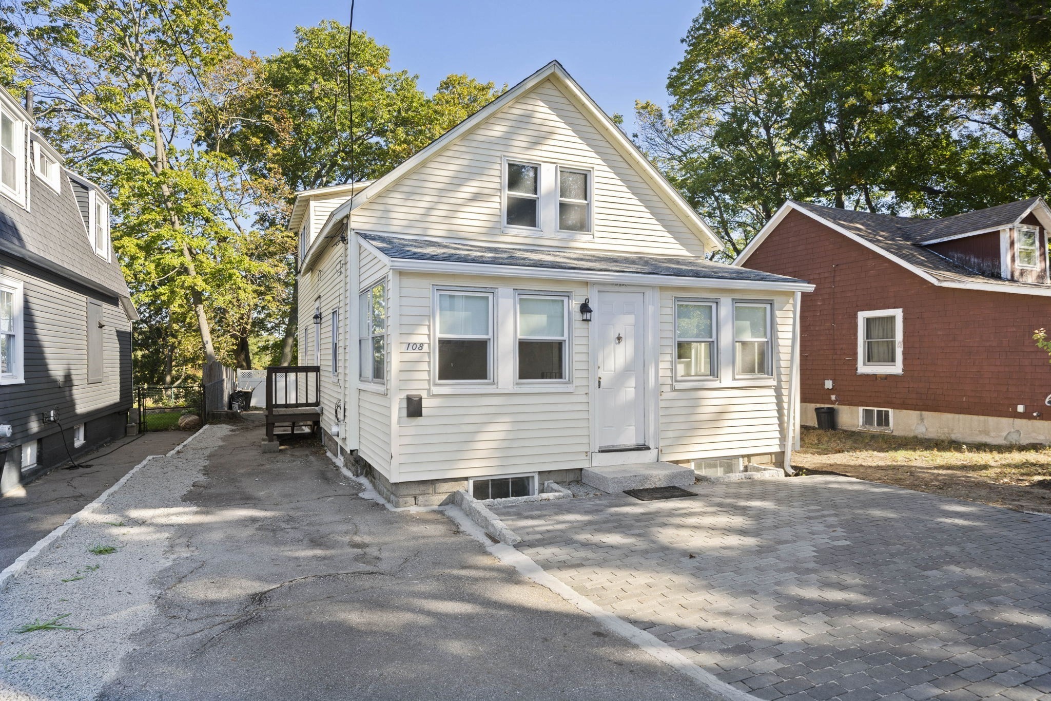 108 Palmer St, Quincy, MA 02169