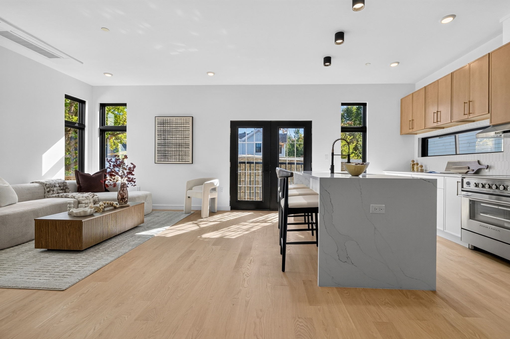 15 Clyde St Unit R, Somerville, MA 02145