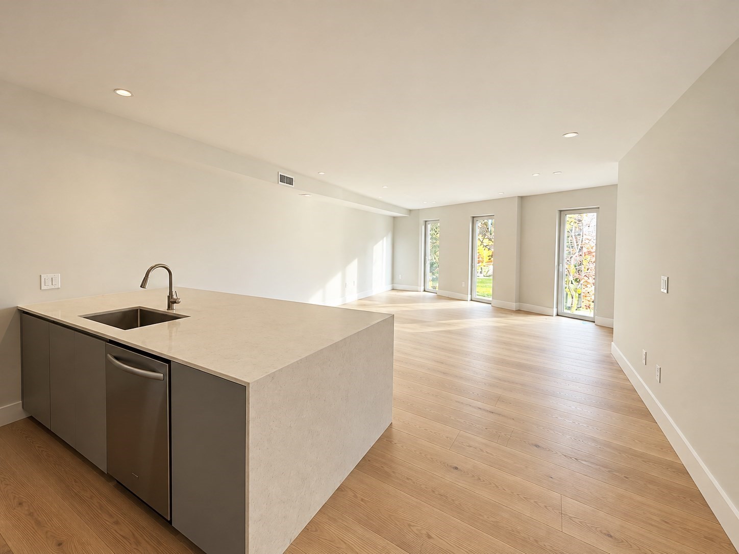 27 Kenilworth St Unit 6, Fort Hill, Boston, MA 02119