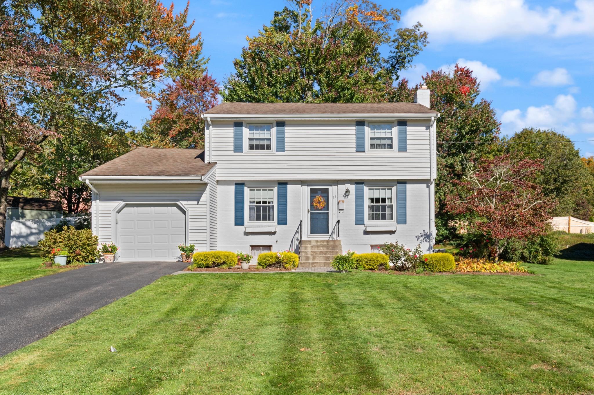 33 Arcadia Rd, Norwood, MA 02062