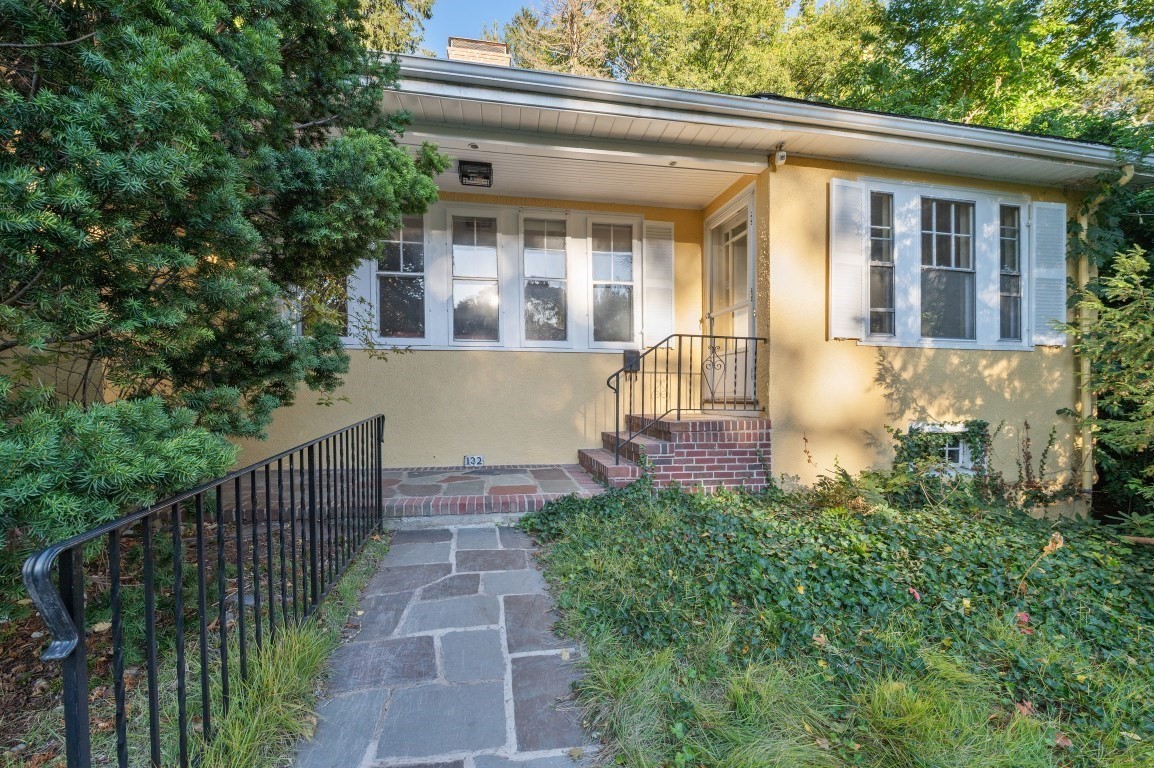 132 Beaumont Ave, Newton, MA 02460