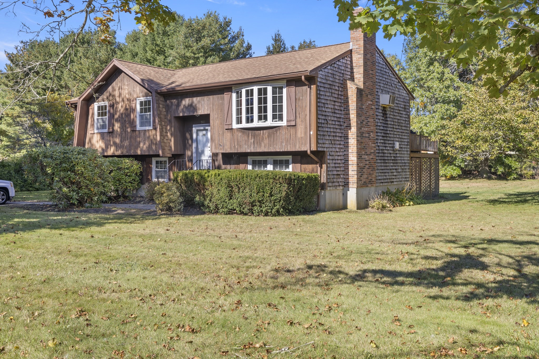 59 Spruce St, Bridgewater, MA 02324
