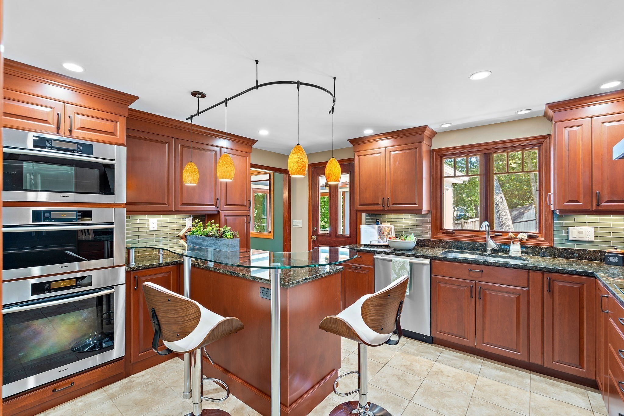 20 Woodchester Cir, Waltham, MA 02451 - Image 9