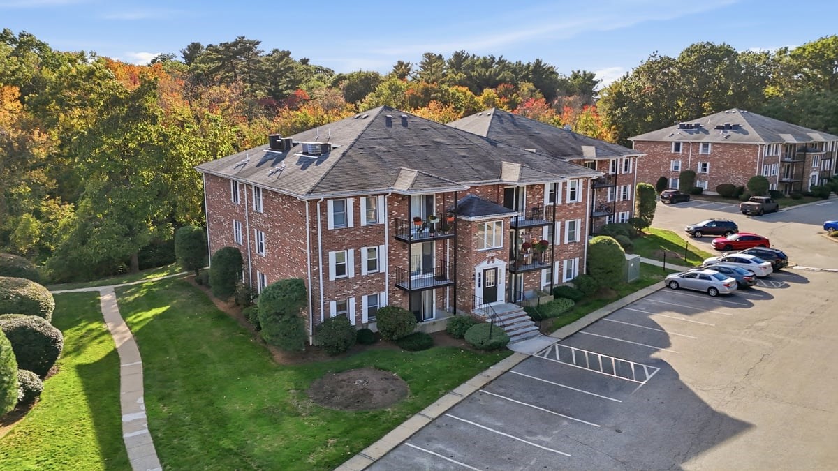 352 Neponset St Unit L, Canton, MA 02021