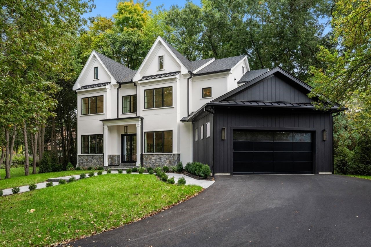 11 Amy Circle, Newton, MA 02468