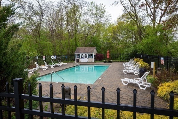 96 Old Colony Unit 234, Taunton, MA 02780