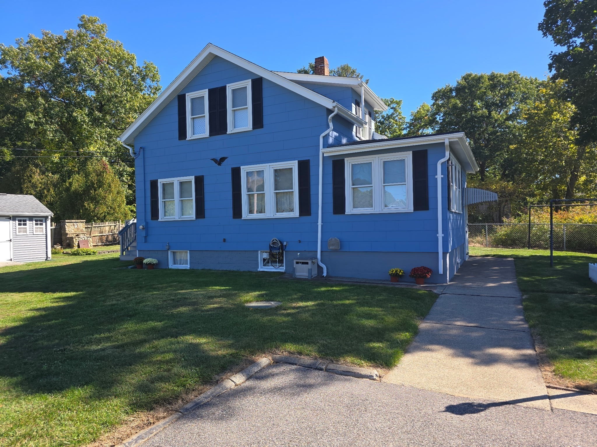 5 Hoffman St, Taunton, MA 02780