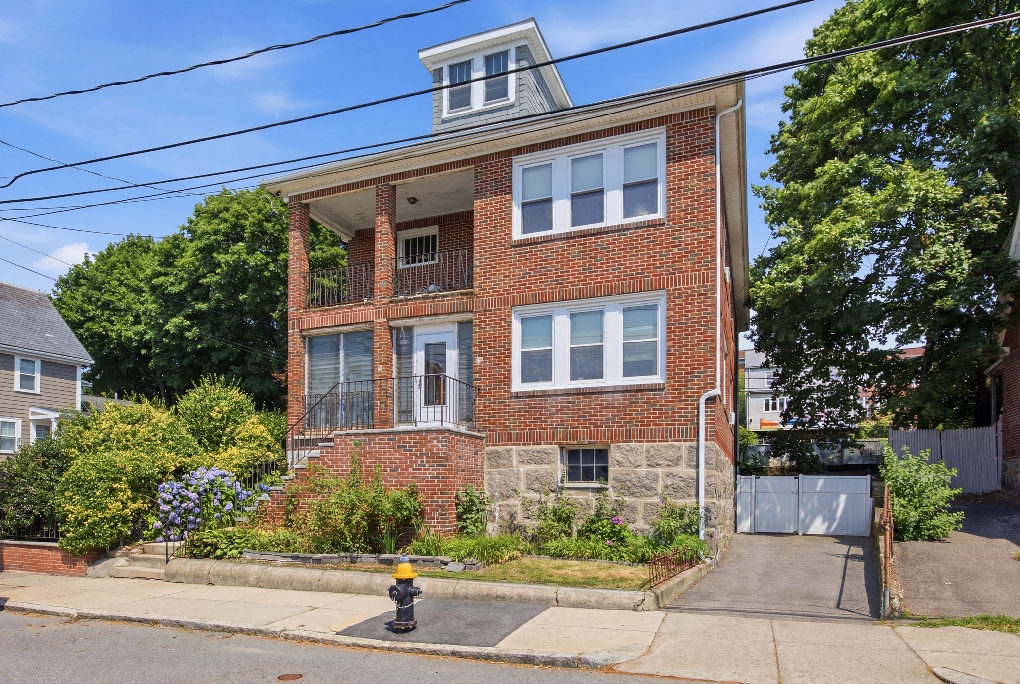 38 Franconia St, Boston - Dorchester, MA 02122