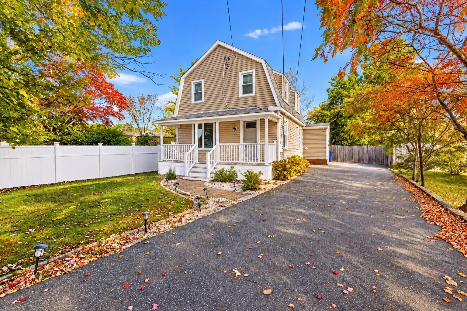 1227 Old Plainville Rd, New Bedford, MA 02745