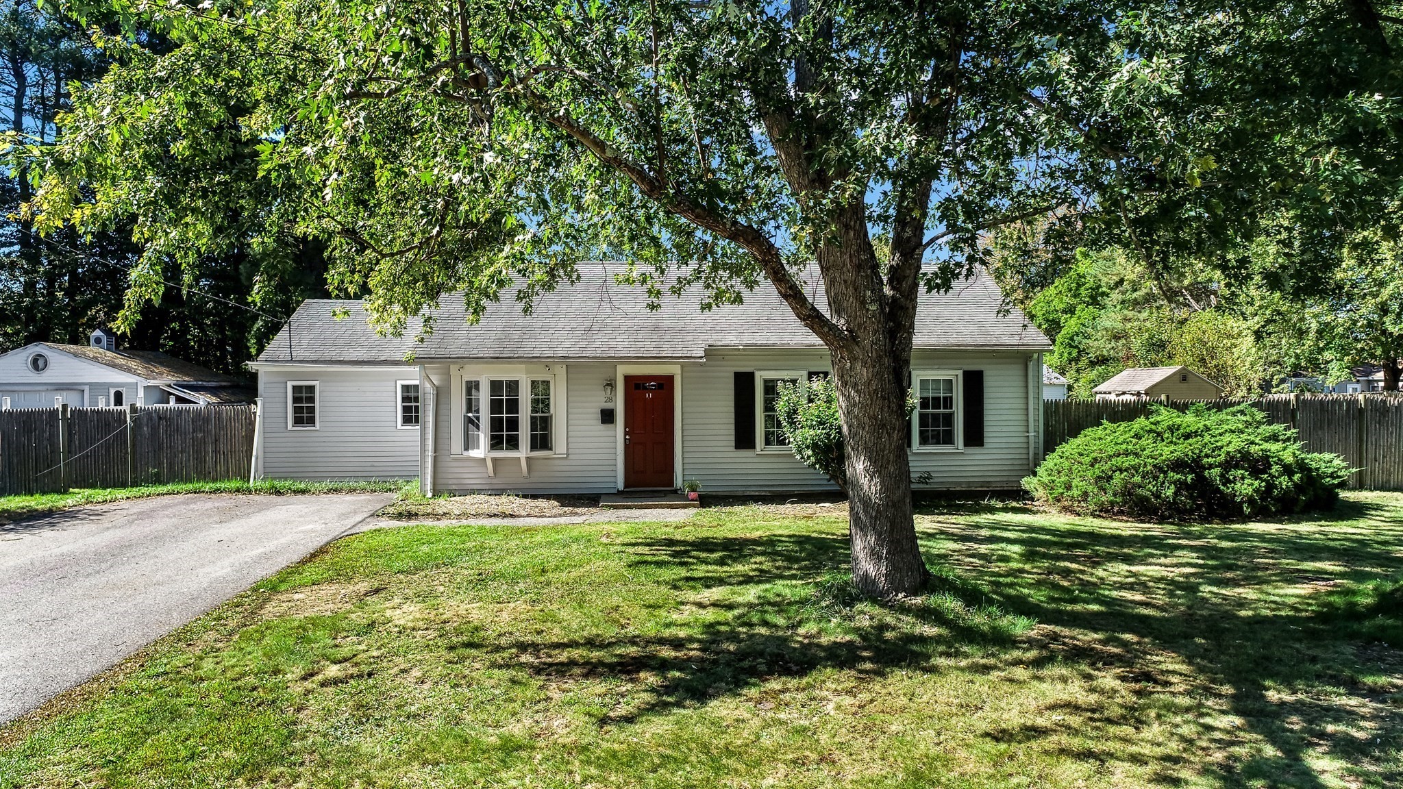 28 Hogg Memorial Dr, Whitman, MA 02382