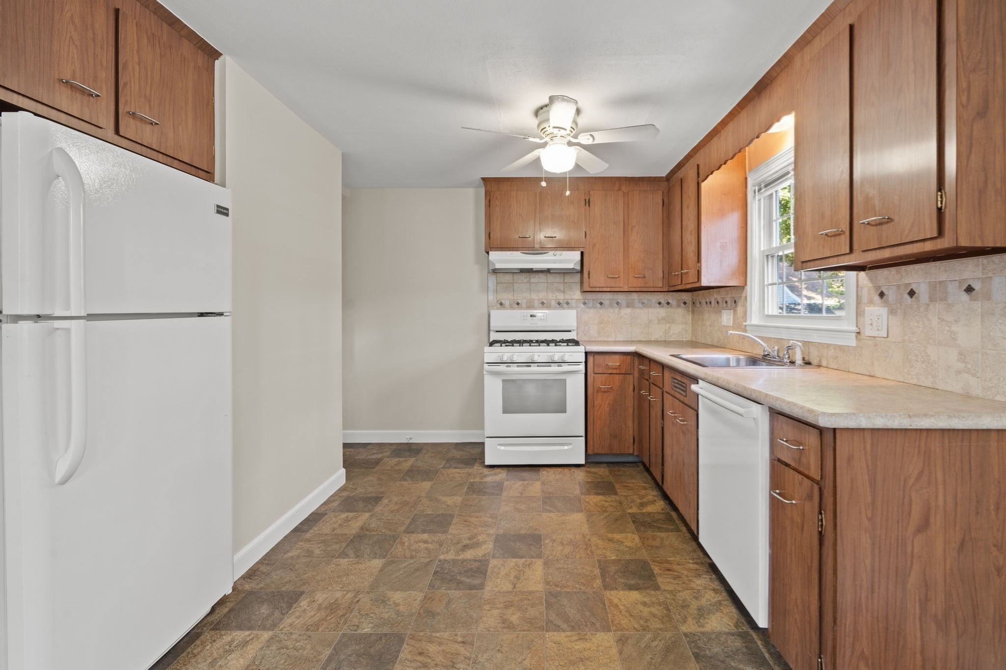 13 Gregg Street, Woburn, MA 01801 - Image 21