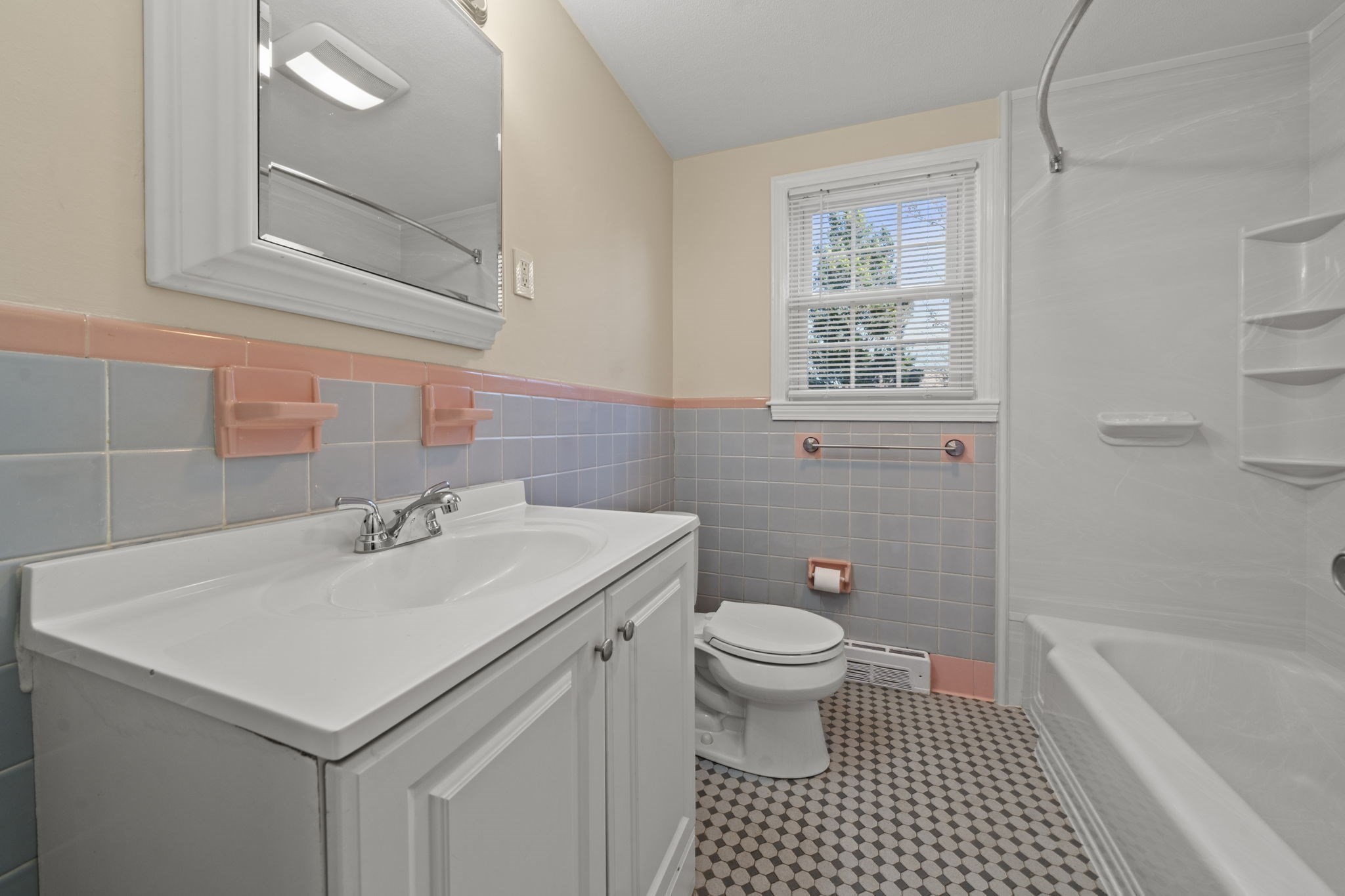 13 Gregg Street, Woburn, MA 01801 - Image 24
