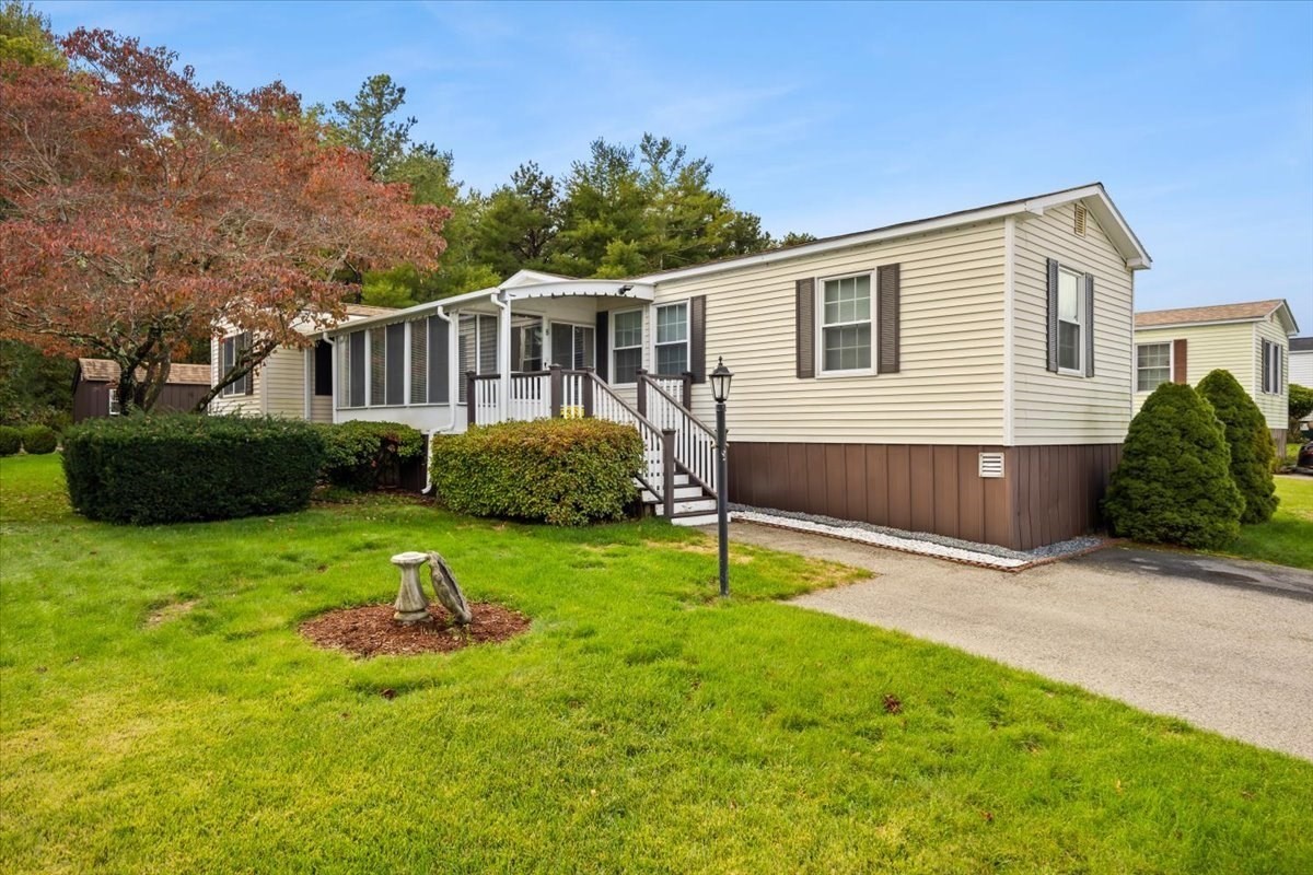 8 Narranganset Drive, Plymouth, MA 02360