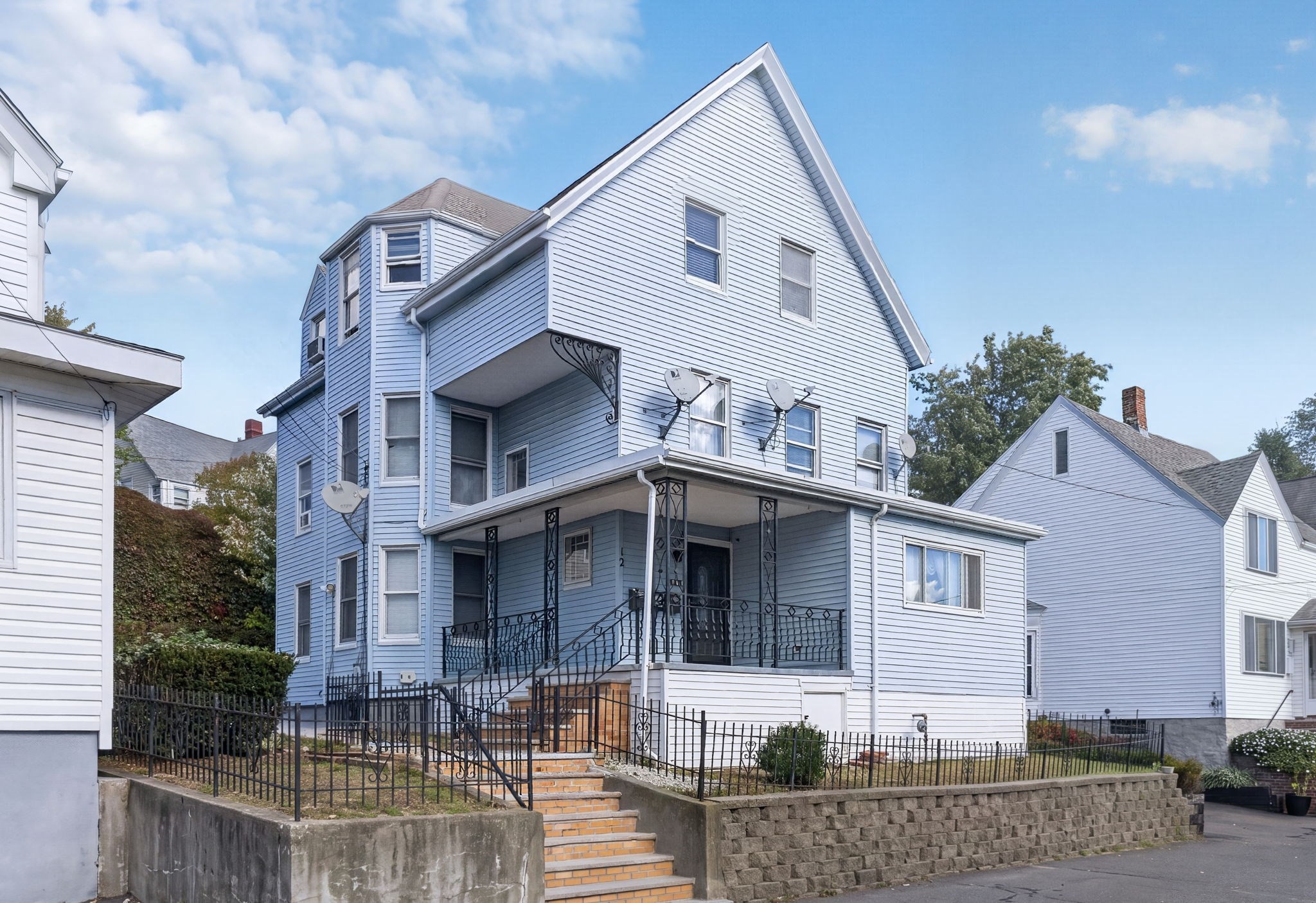 12 Montfern Ave, Revere, MA 02151