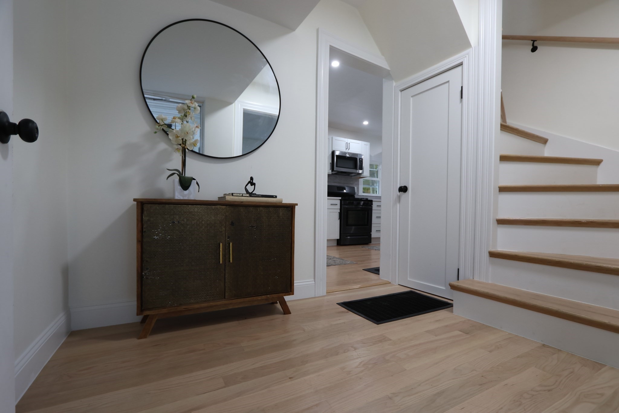 8 Curve St, Newton, MA 02465
