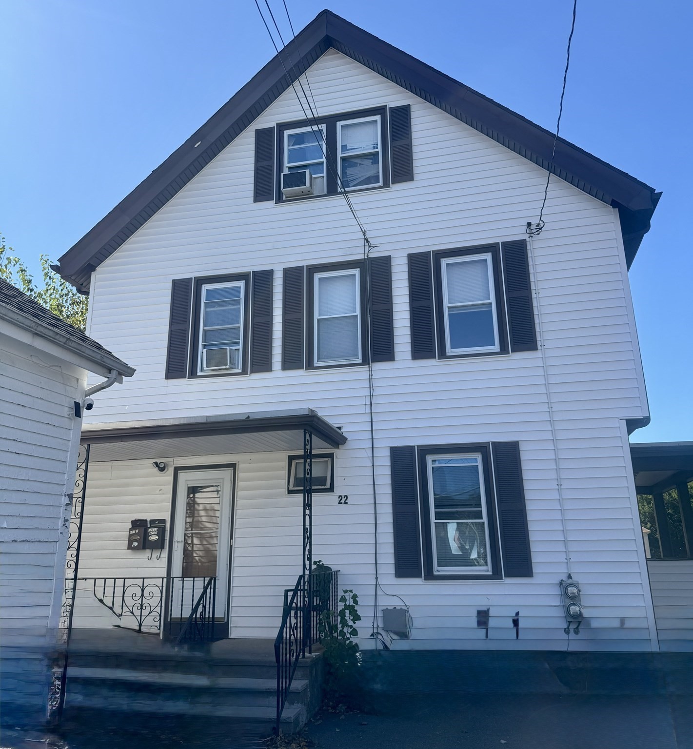 22 Harnden Rd, Malden, MA 02148