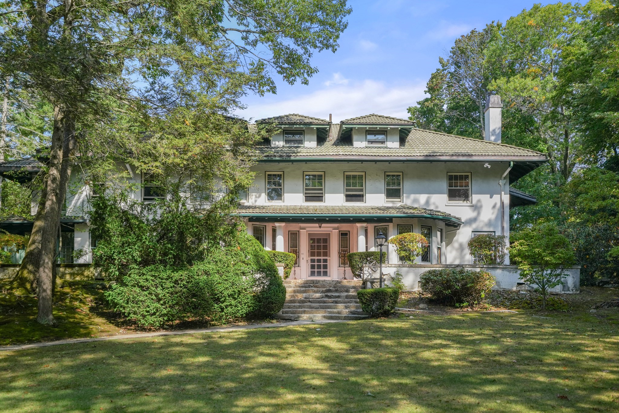 41 Montvale Rd, Newton, MA 02459