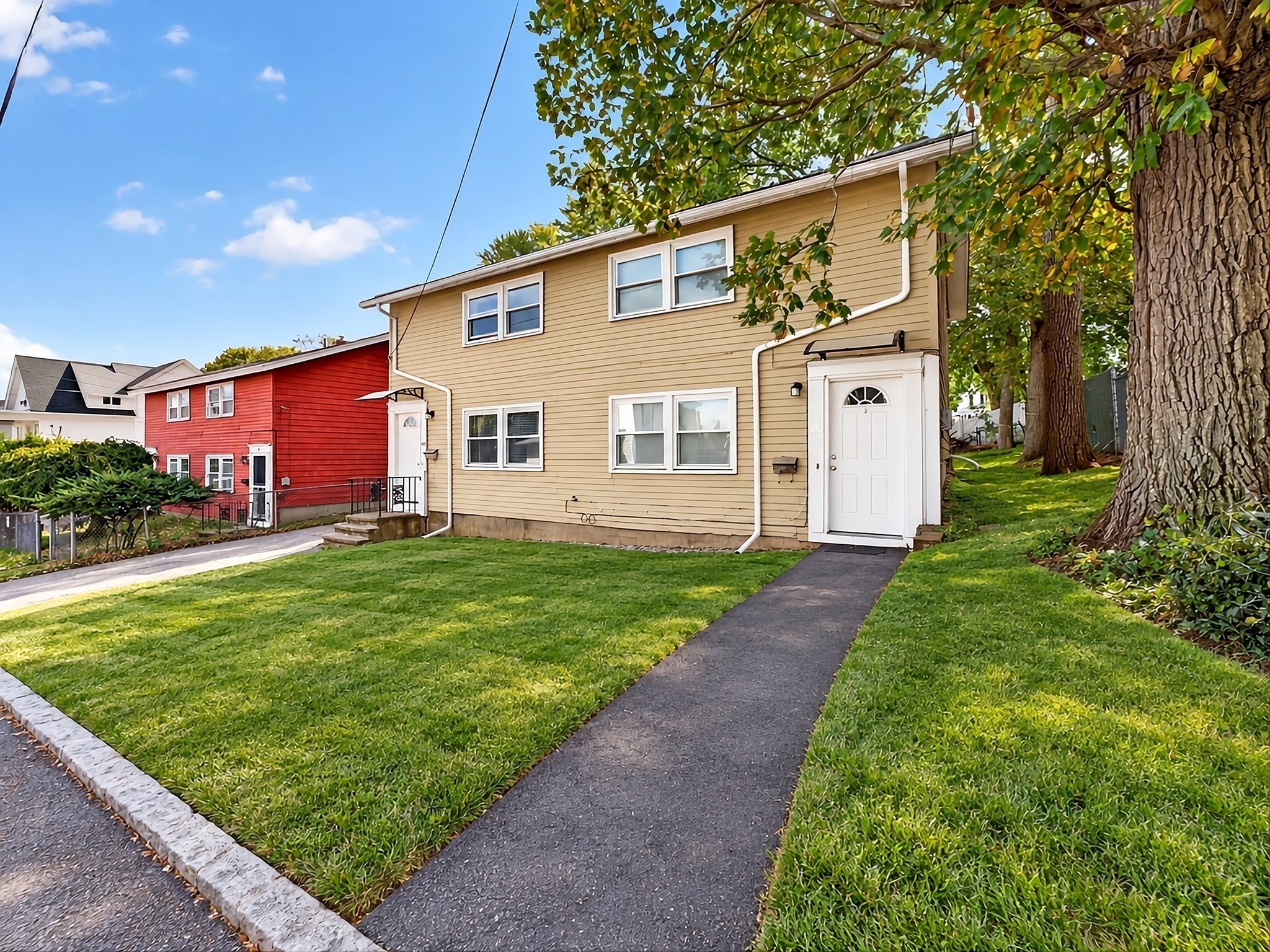 68 B Street, Lowell, MA 01851
