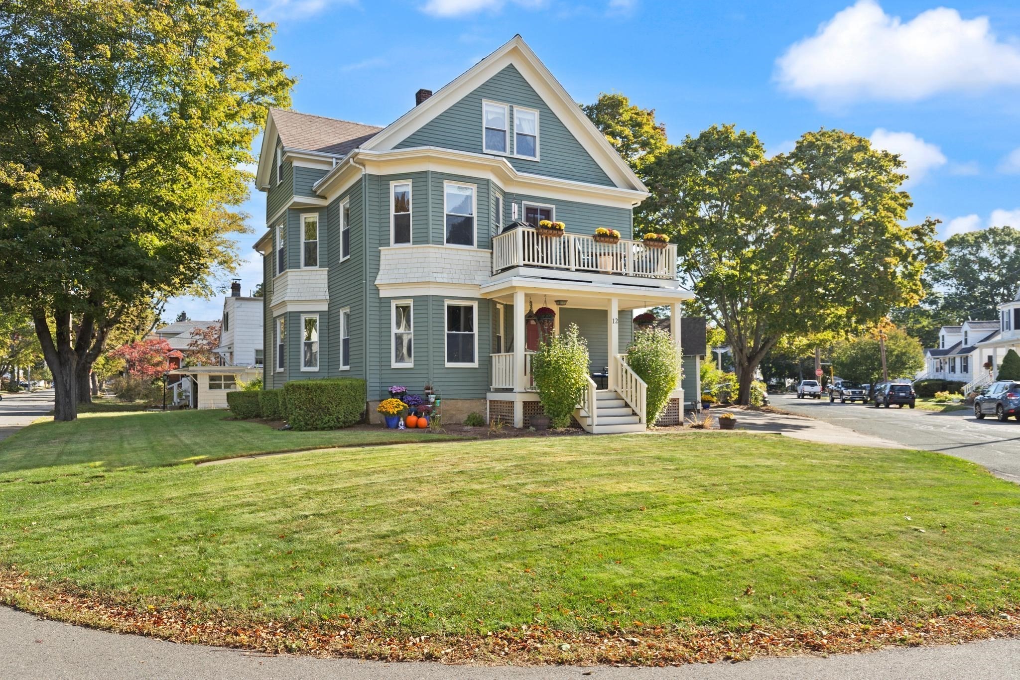 12 Newbury St, Beverly