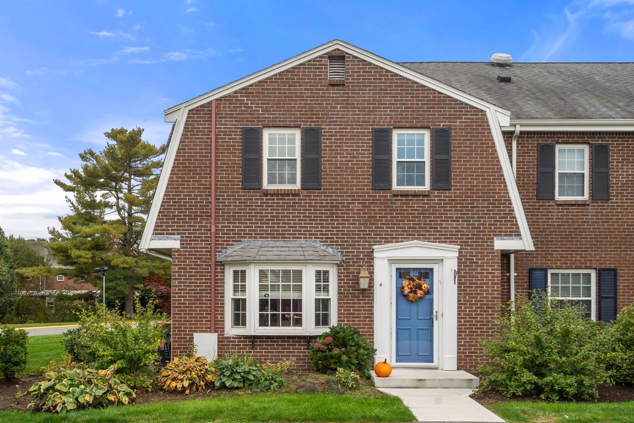 4 Jennifer Ln Unit 4, Stoughton, MA 02072