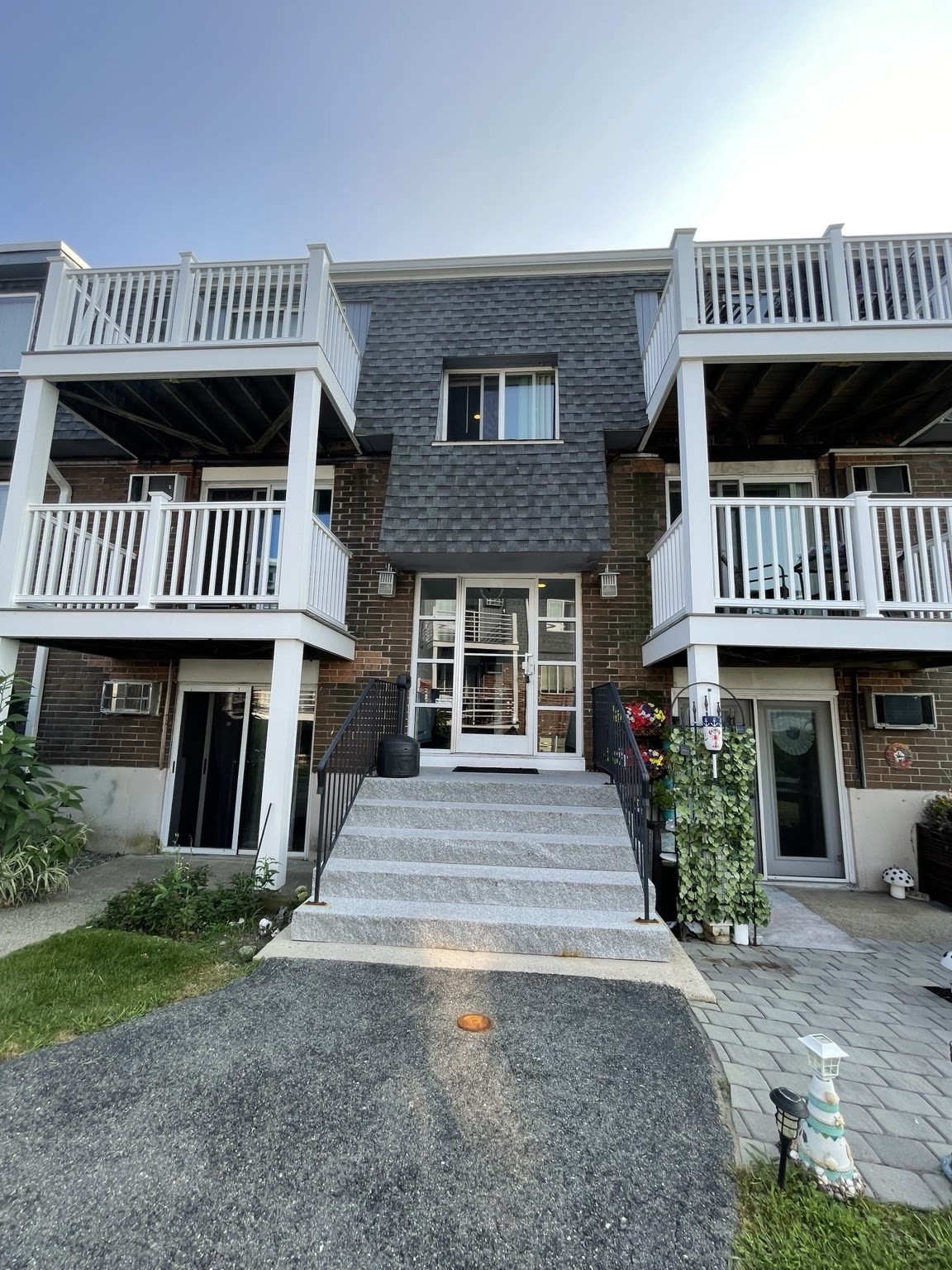 145 Essex Ave #308, Gloucester