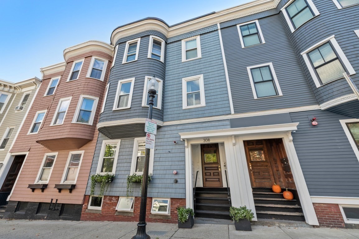 308 Bunker Hill St Unit 2, Charlestown, Boston, MA 02129