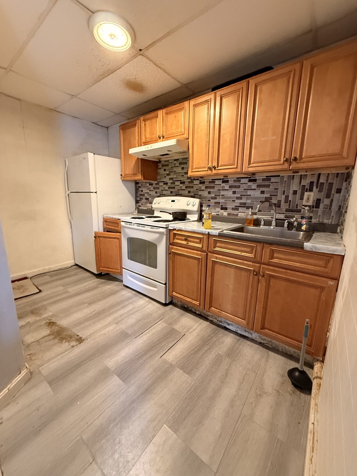 65 Richmond St, Brockton, MA 02301