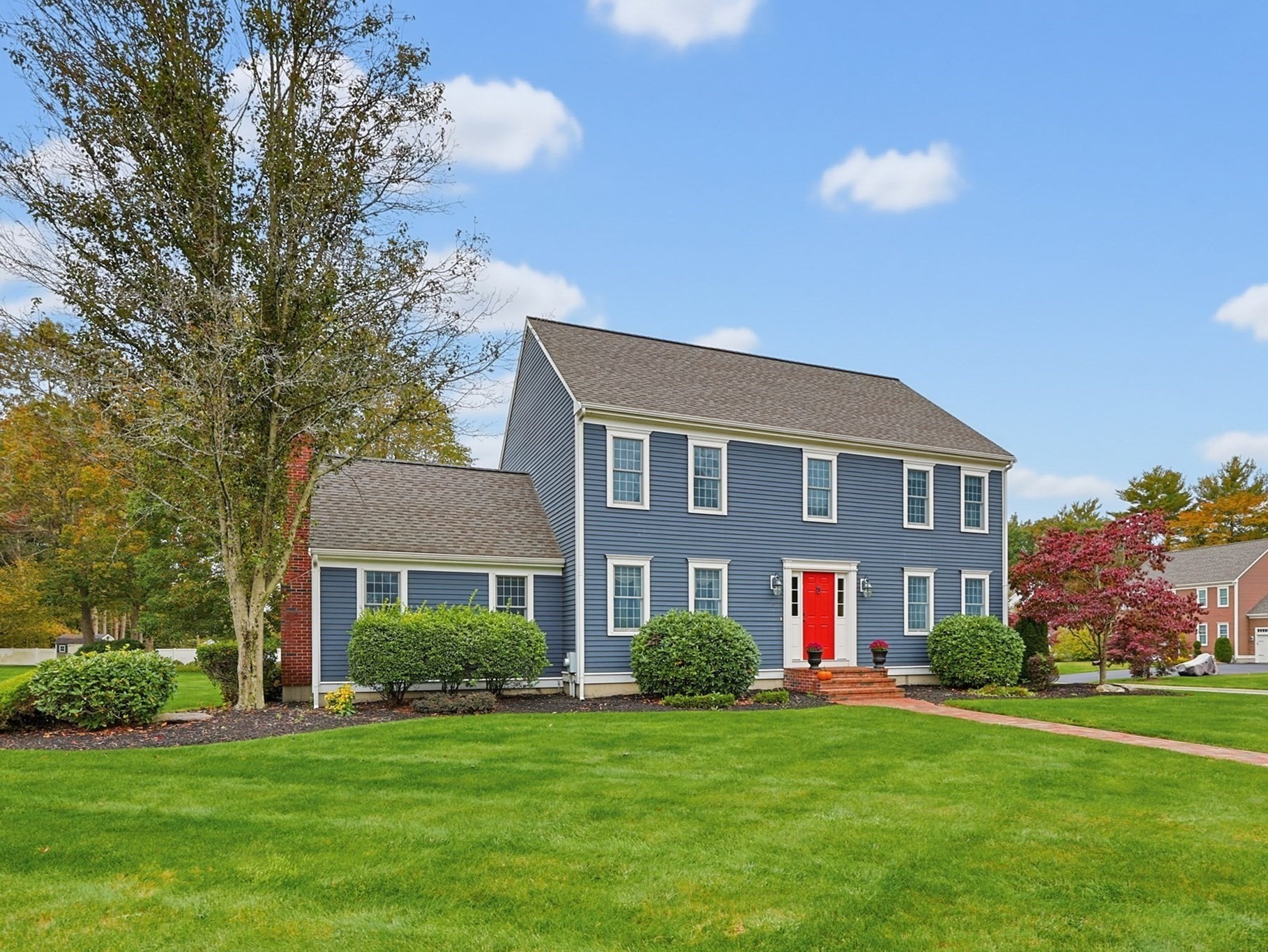80 Harvest Ln, Bridgewater, MA 02324