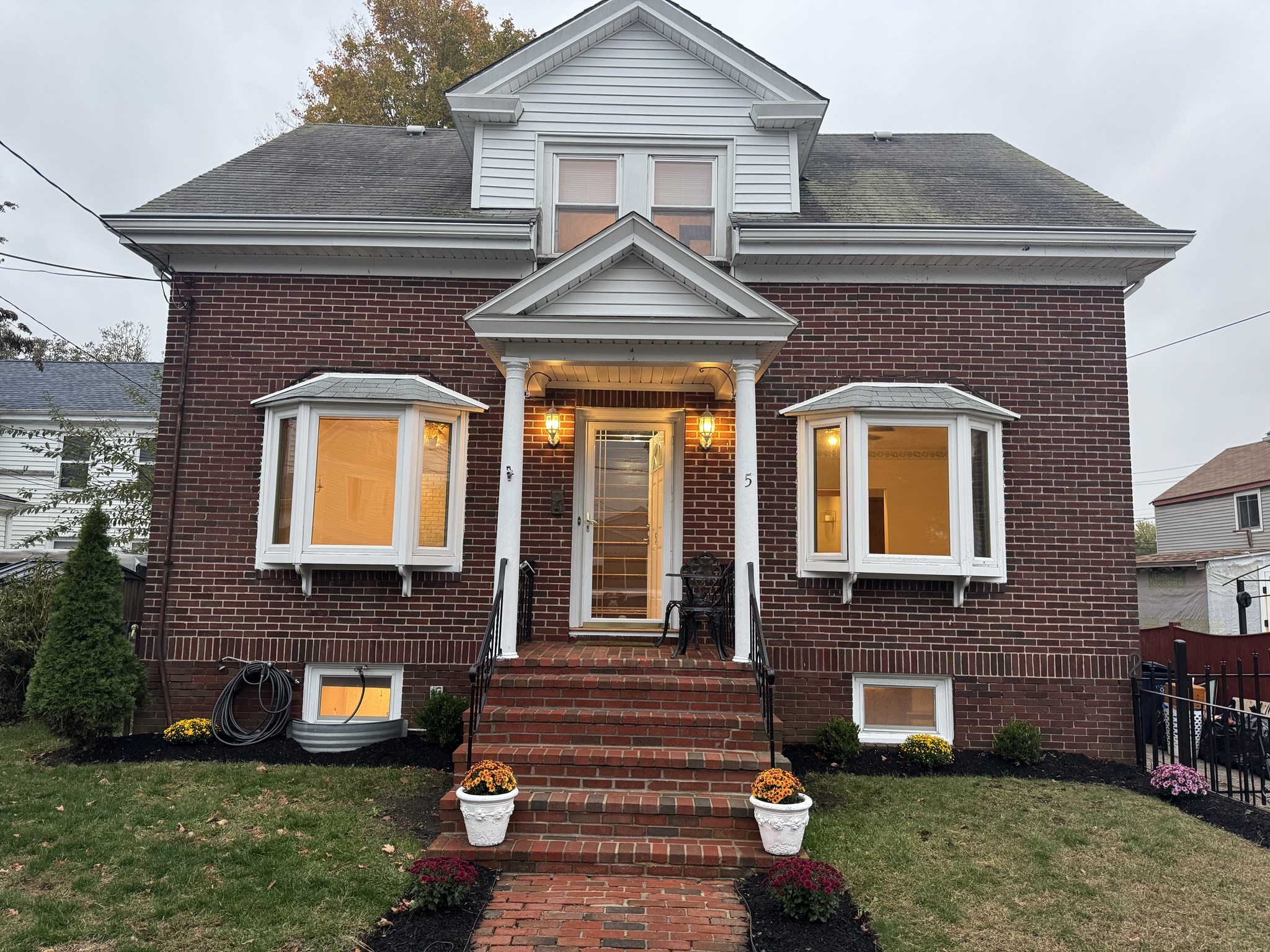5 Everett St, Boston - Dorchester, MA 02122