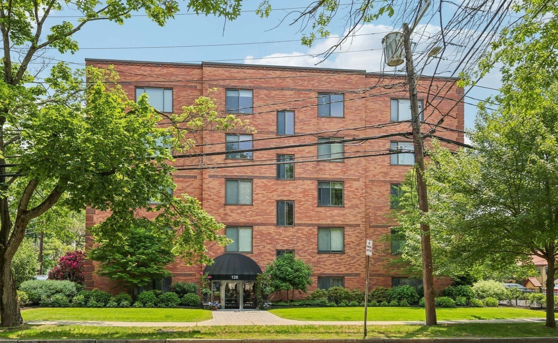128 Pleasant St Unit 303, Arlington, MA 02476