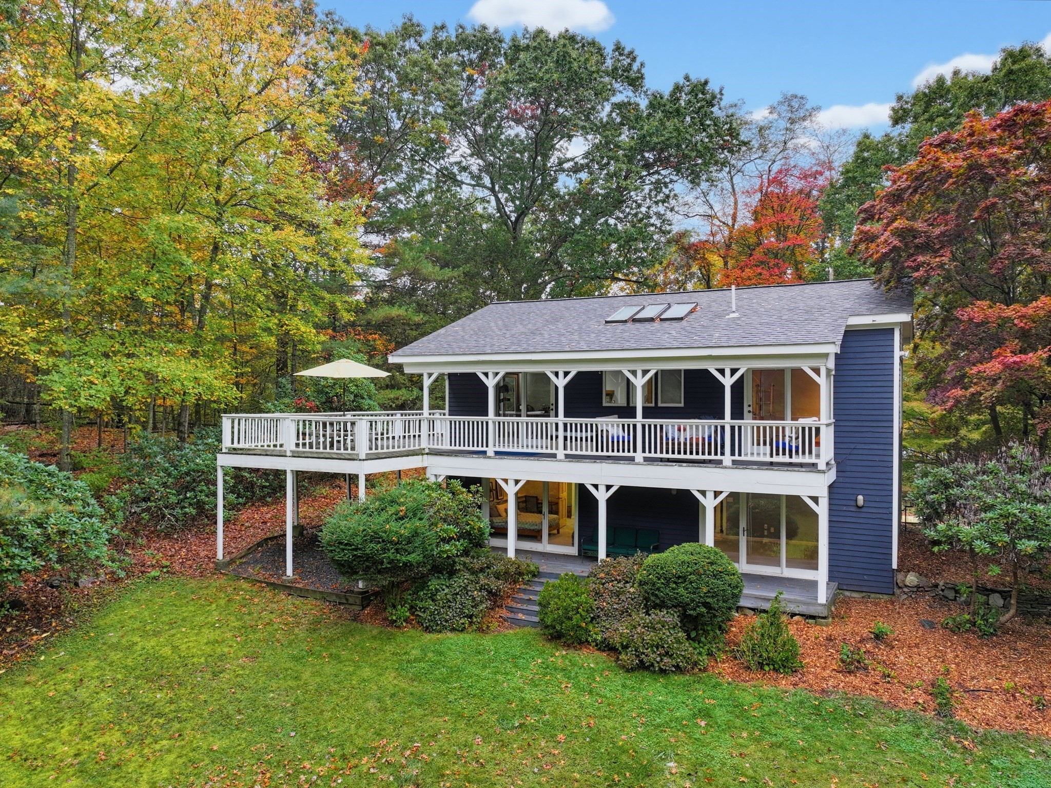 4 Hill St, Medway, MA 02053