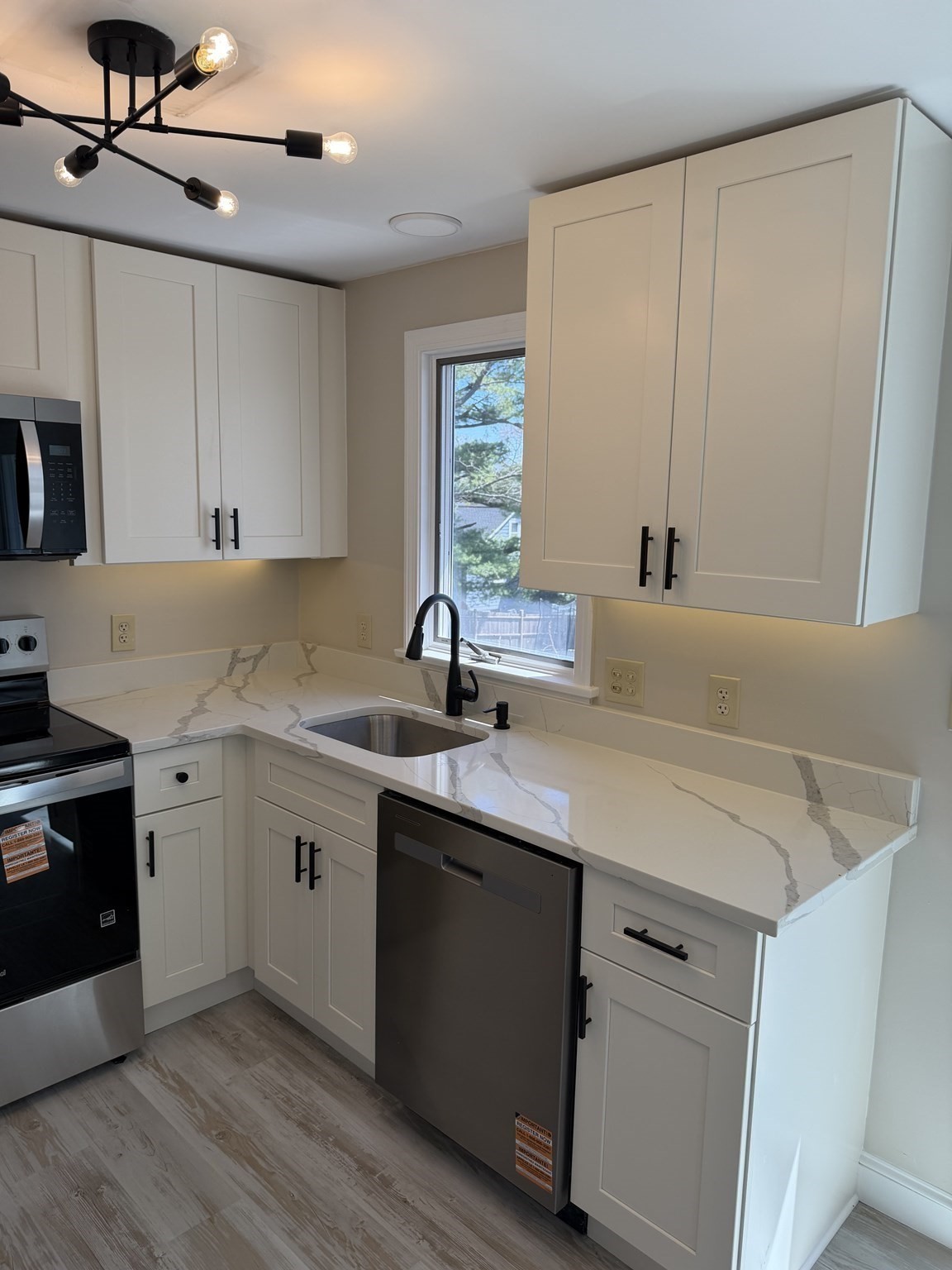 23 Victoria Heights Rd Unit 23, Hyde Park, Boston, MA 02136