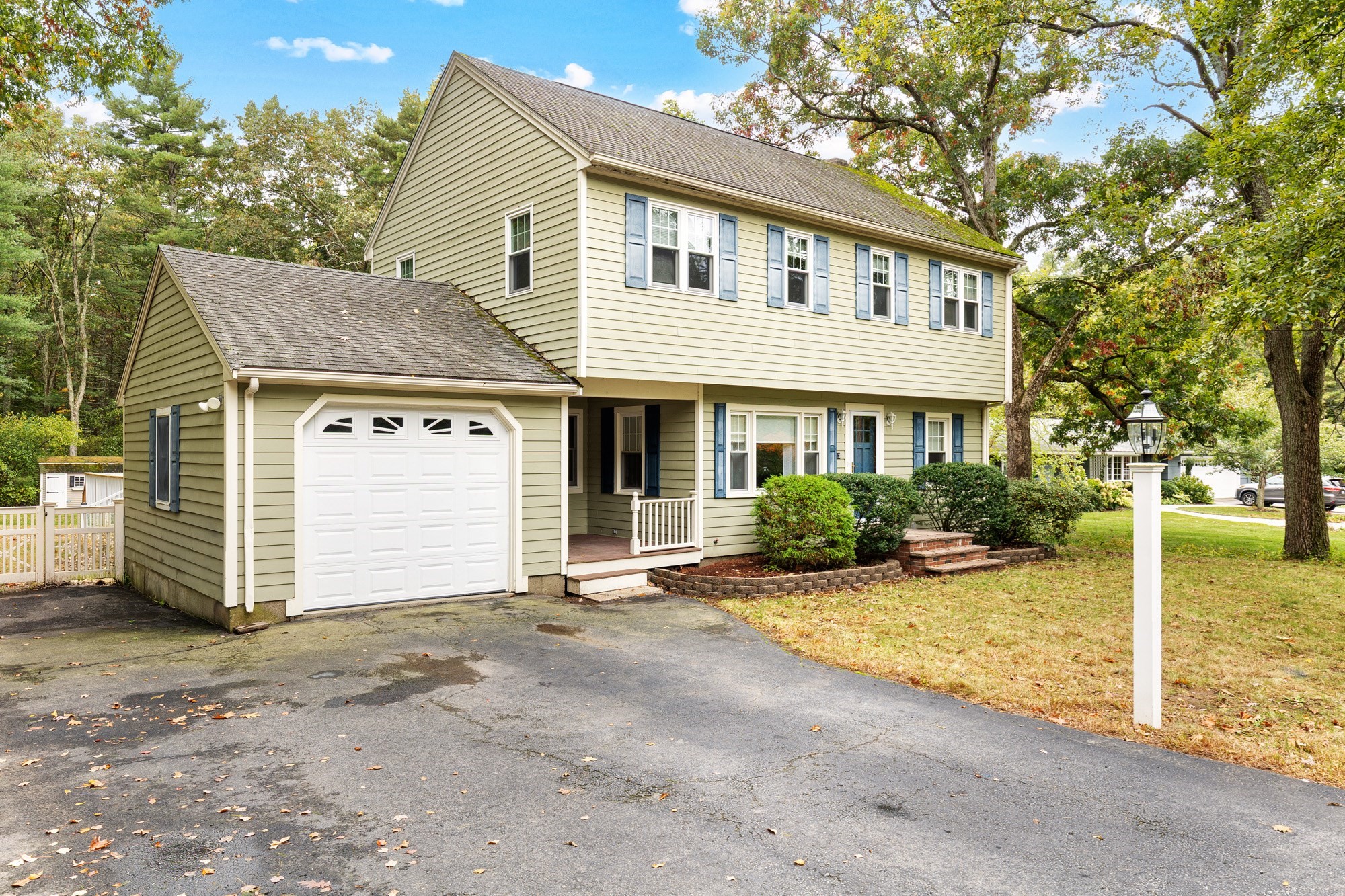 13 Walnut St, Foxboro, MA 02035