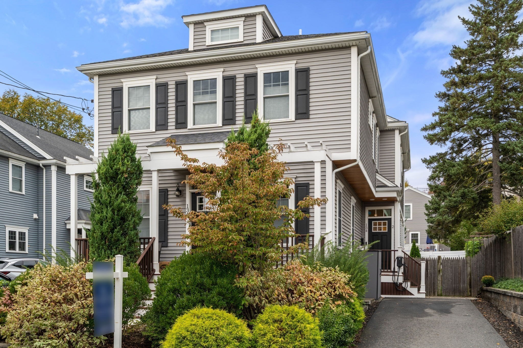 134 Edenfield Ave Unit 2, Watertown, MA 02472