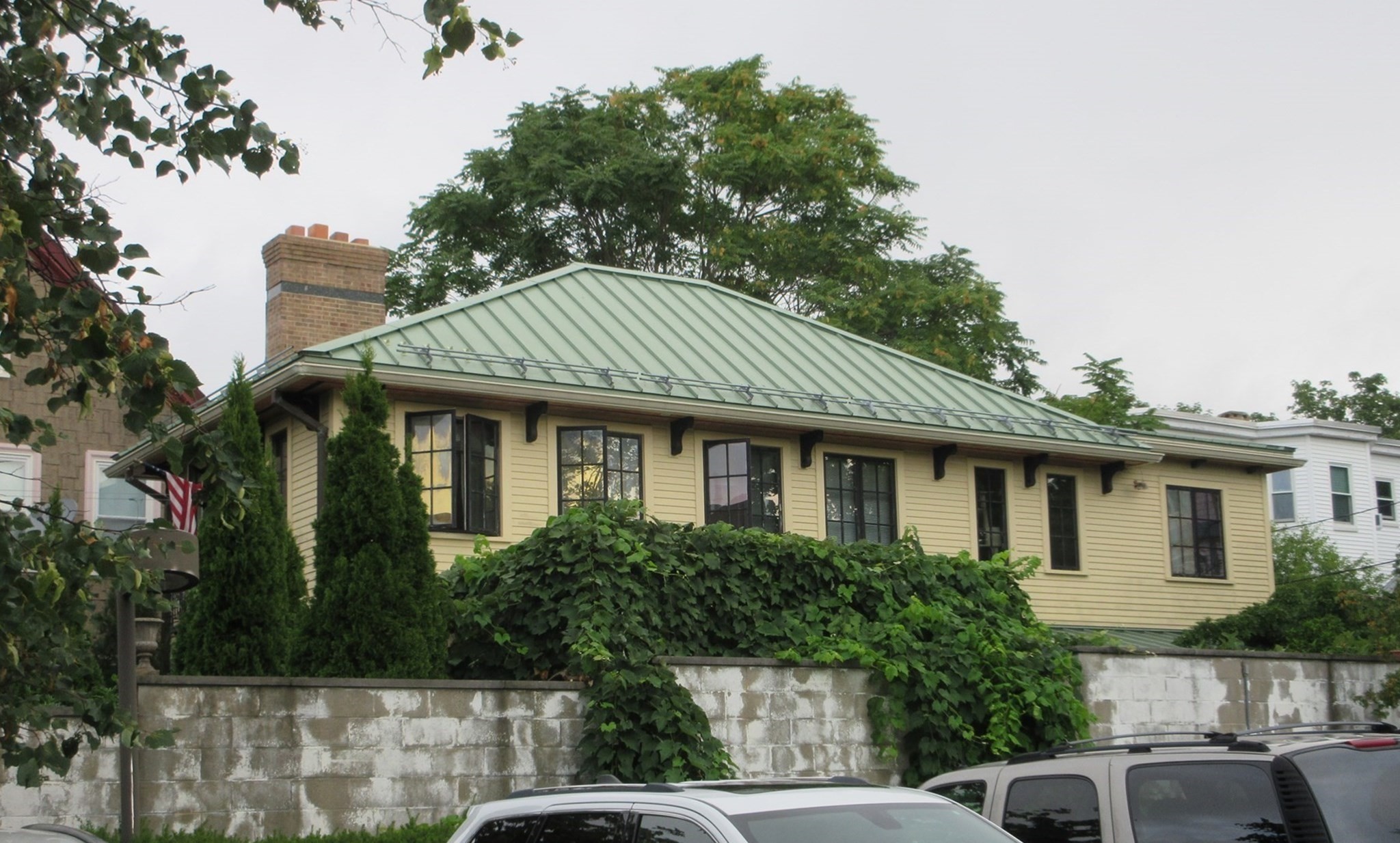 127 Cushing St, Cambridge, MA 02138