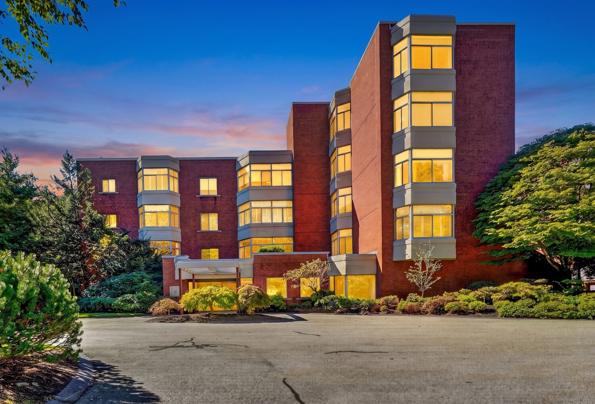 99 Florence St Unit 10-5B, Newton, MA 02467