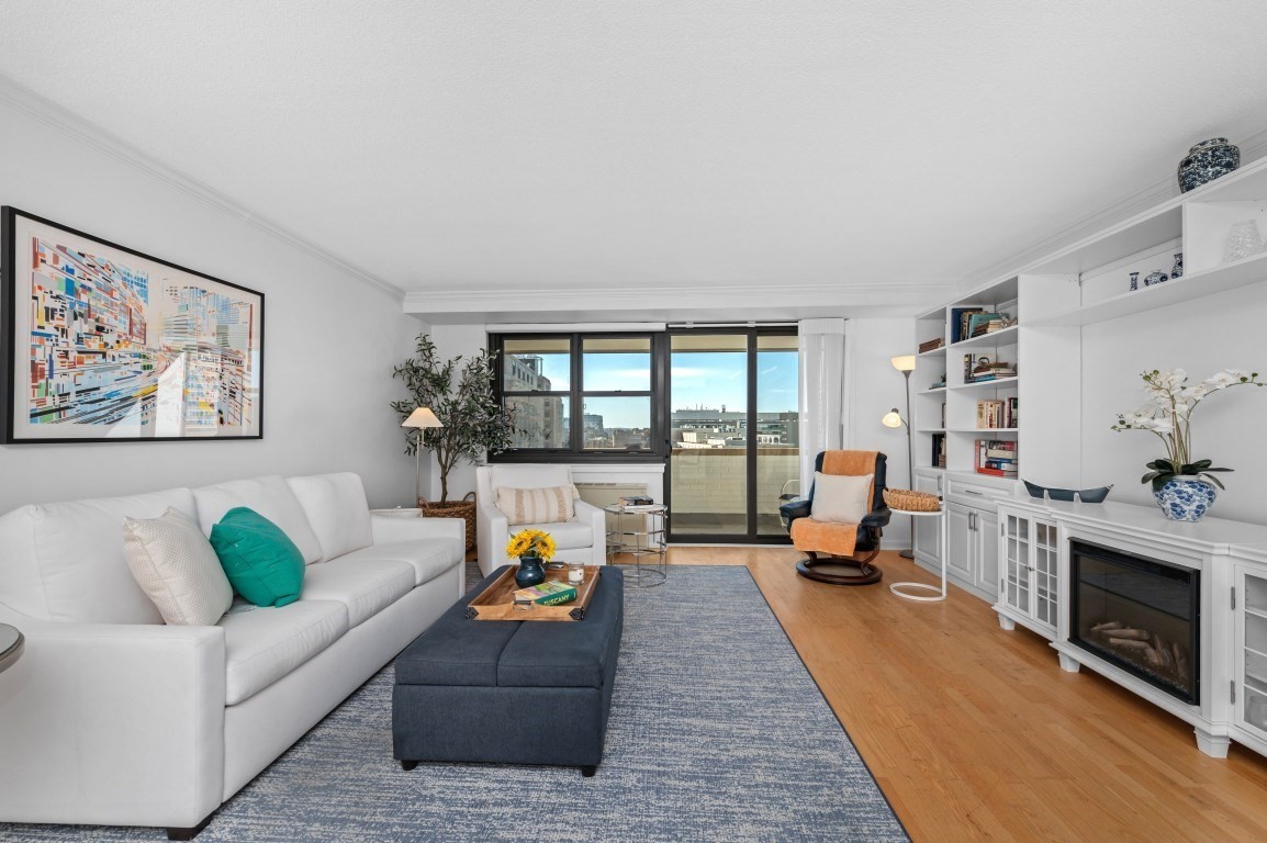 2 Hawthorne Place Unit 15R, Boston - West End, MA 02114