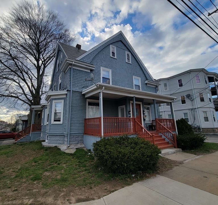 933 Warren Ave, Brockton, MA 02301