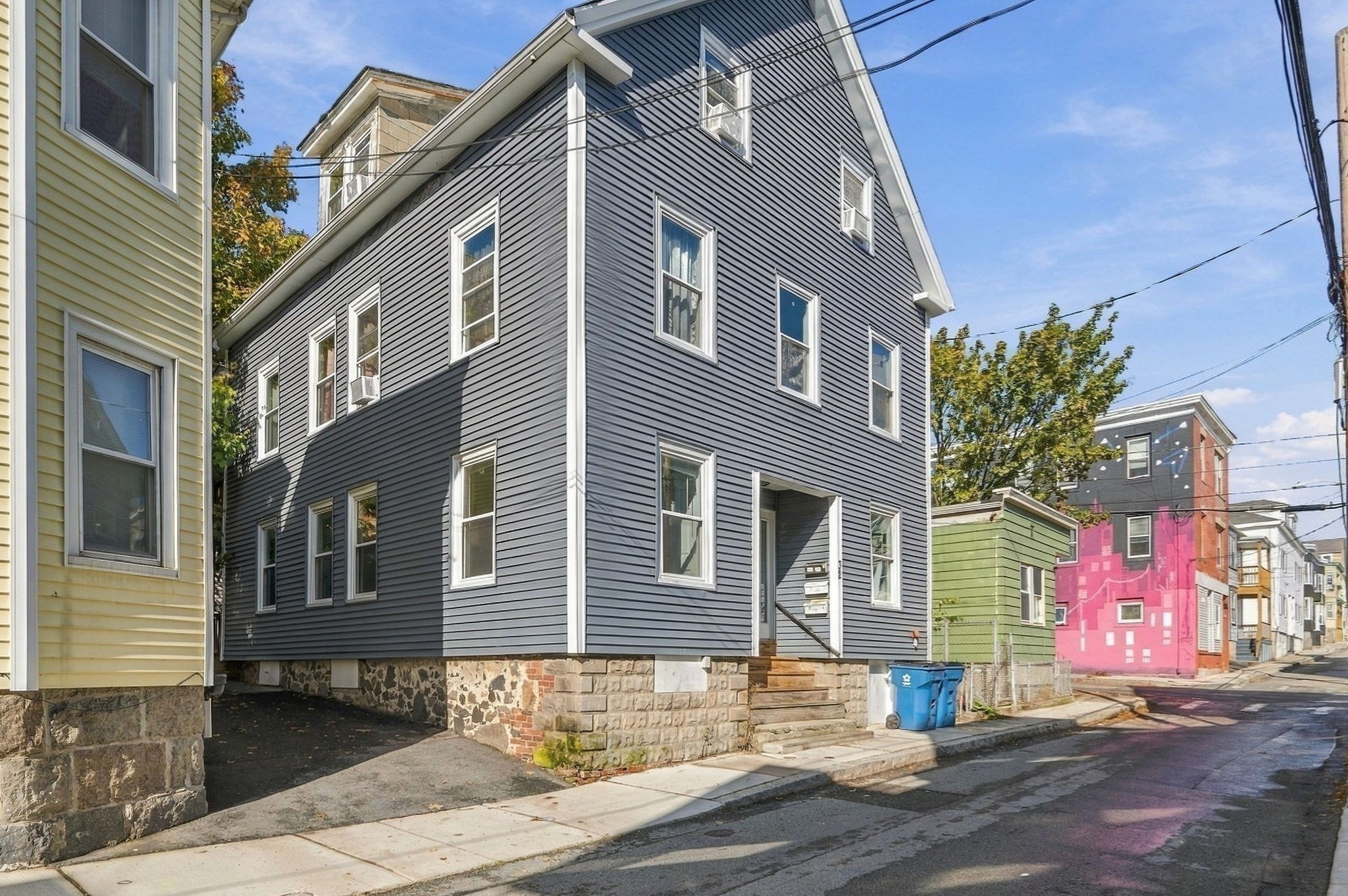 32 Park St, Salem, MA 01970