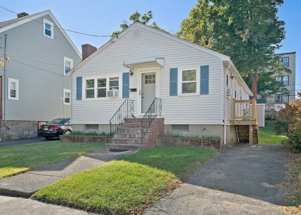 28 Auriga St, Dorchester, Boston, MA 02122