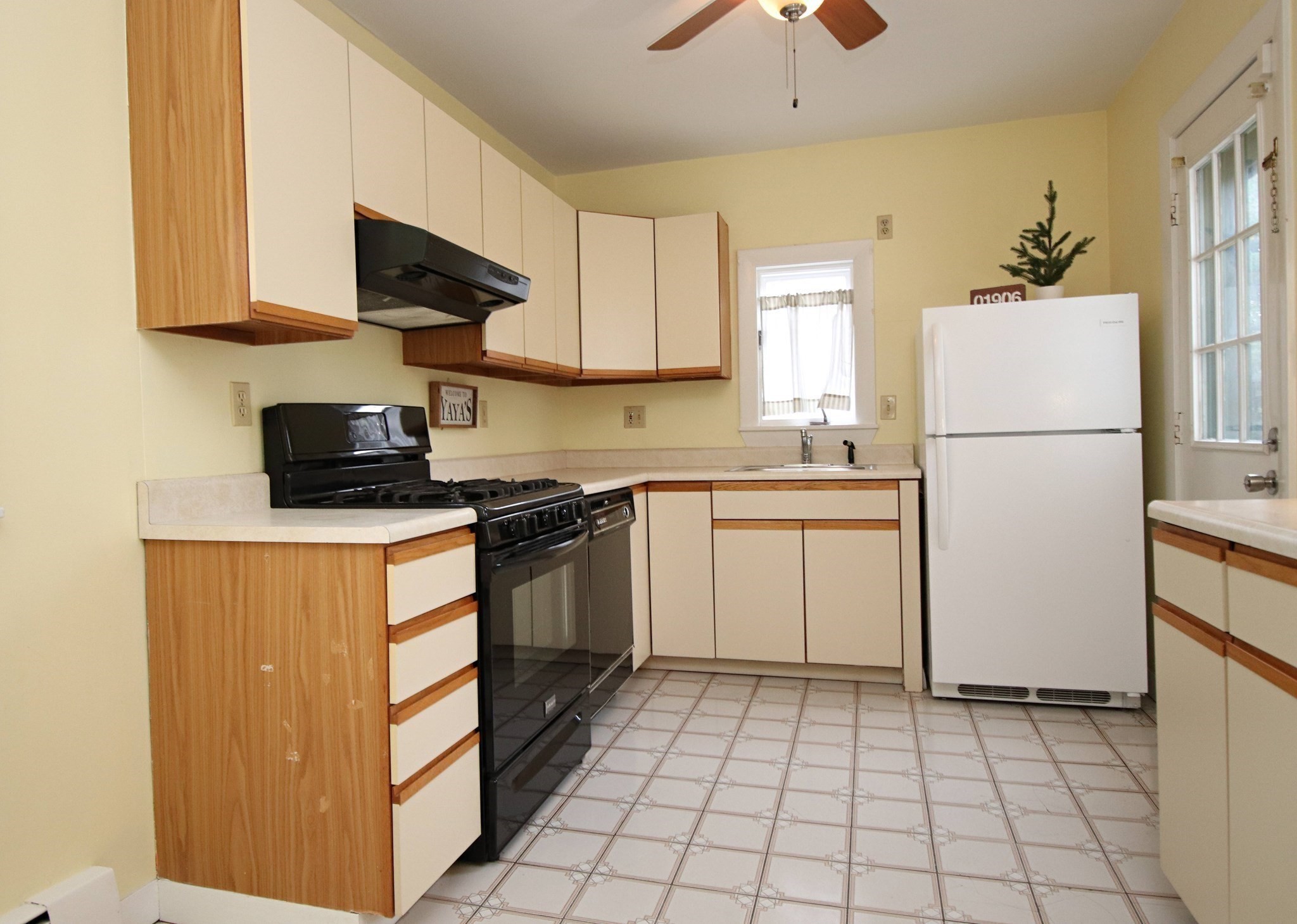 Saugus 2 Bed 1 Bath Home for Sale - $519,900