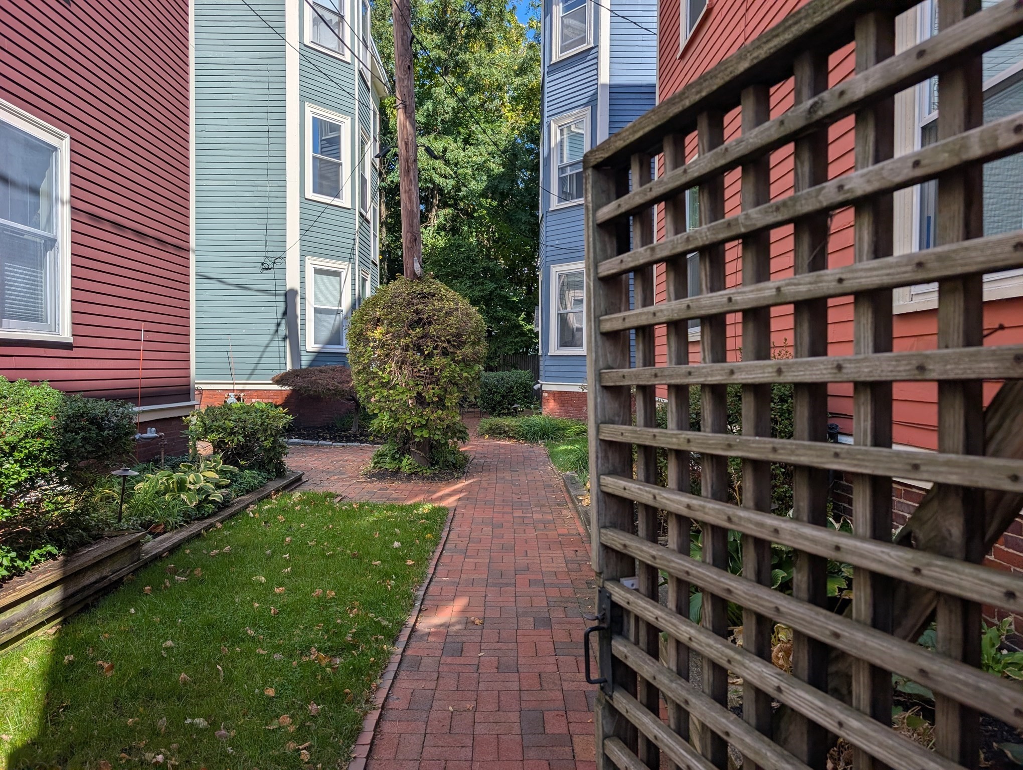 16 Magnolia Ave Unit 2, Cambridge, MA 02138