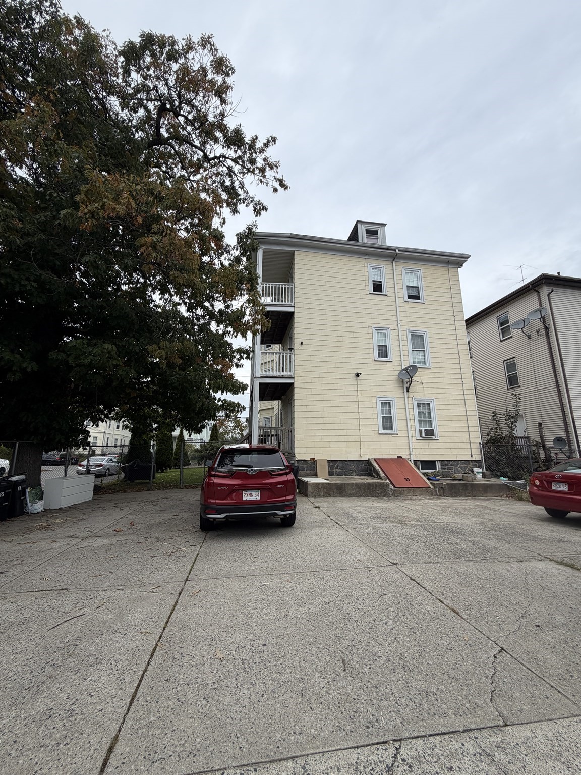 208 Spring St, Brockton, MA 02301