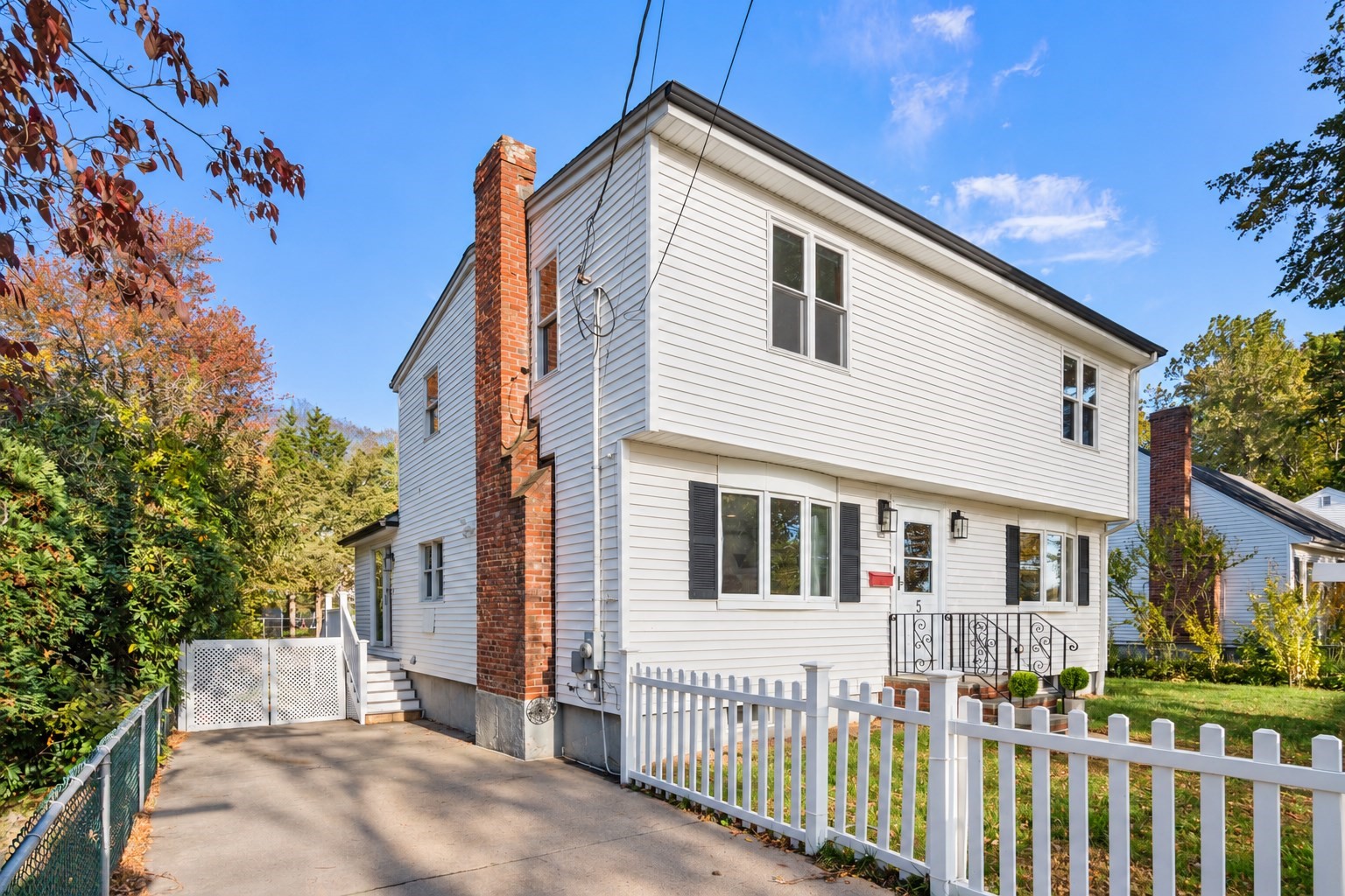5 Dow Road, Boston - West Roxbury, MA 02132